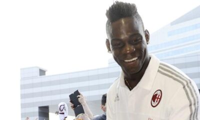 balotelli sorride milan settembre 2015 ifa