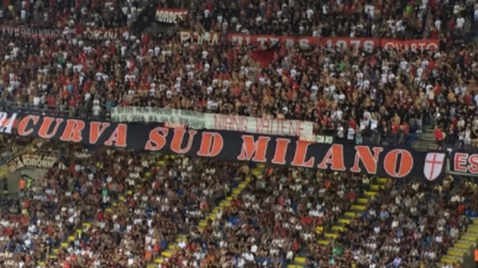 striscione niang milan agosto 2017