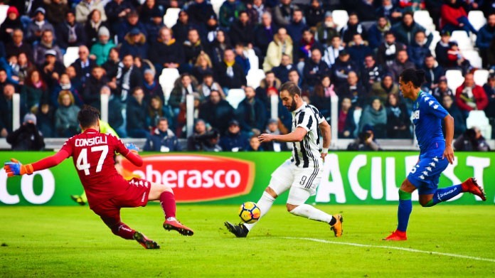 higuain bis juventus sassuolo febbraio 2018