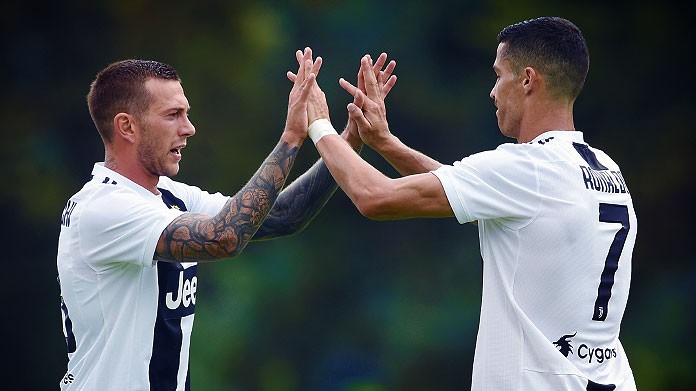 bernardeschi cristiano ronaldo esultanza juventus agosto 2018