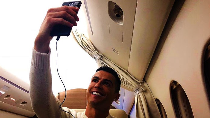 cristiano ronaldo selfie aereo
