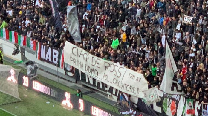 Striscione De Rossi Juve