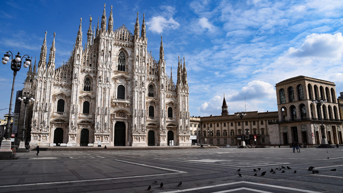 Piazza Duomo Milano coronavirus