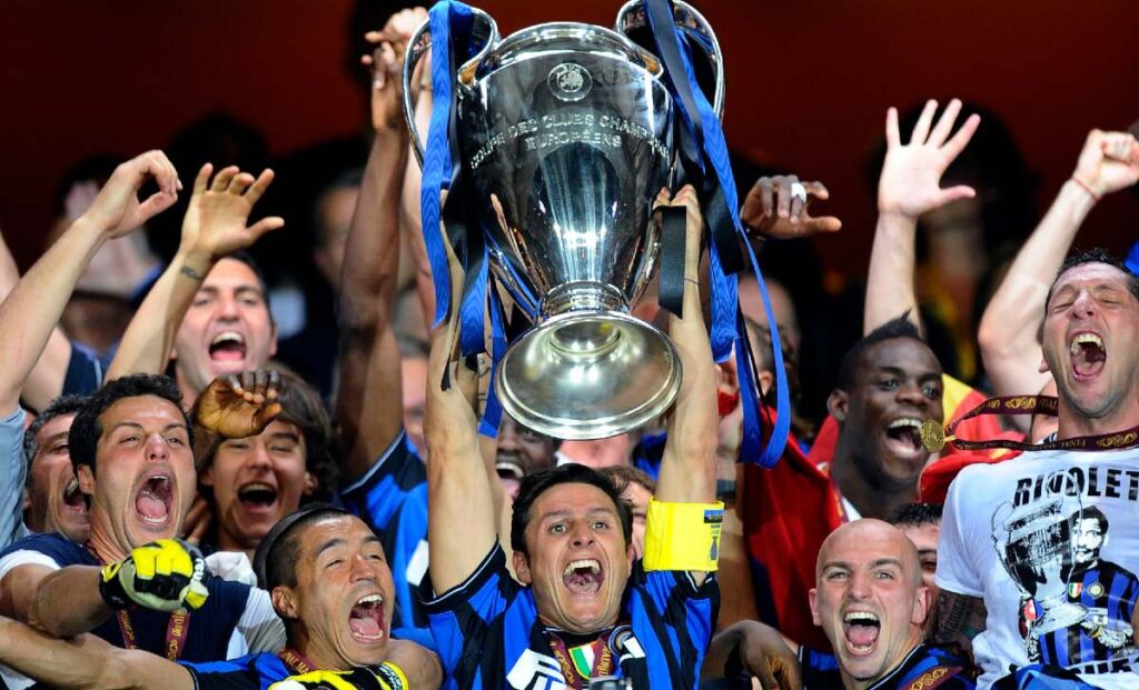 Inter Campione Ditalia Gli Eroi Del Triplete Celebrano Lo Scudetto Calcio News 24 