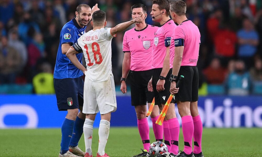 Chiellini Jordi Alba Il Siparietto Prima Dei Rigori «bugiardo Video