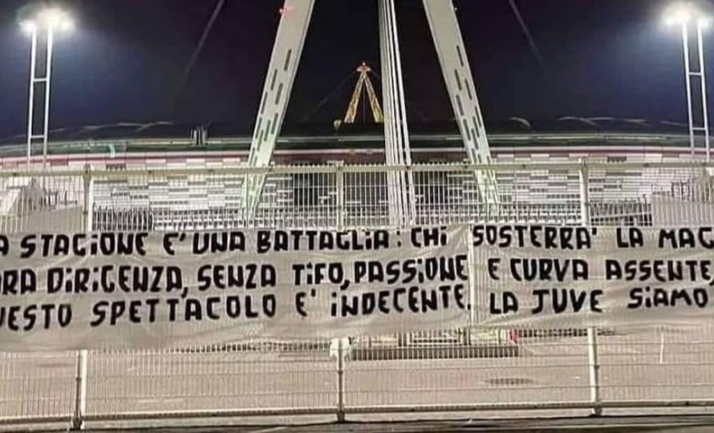 Striscione tifosi Juve