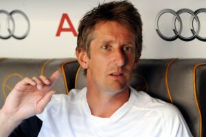 Ajax | Van der Sar in terapia intensiva per un’emorragia cerebrale