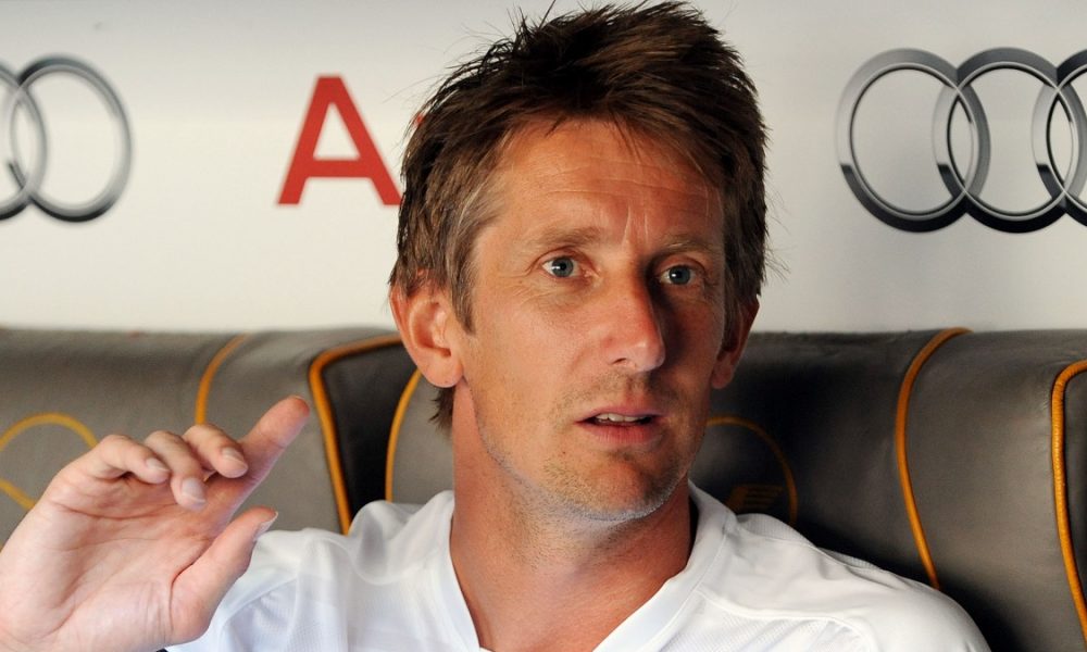 Ajax e Van der Sar nos cuidados intensivos para uma hemorragia cerebral