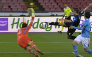 Un “volo” di capitan Bellini per la vittoria: Napoli-Atalanta 2011/2012