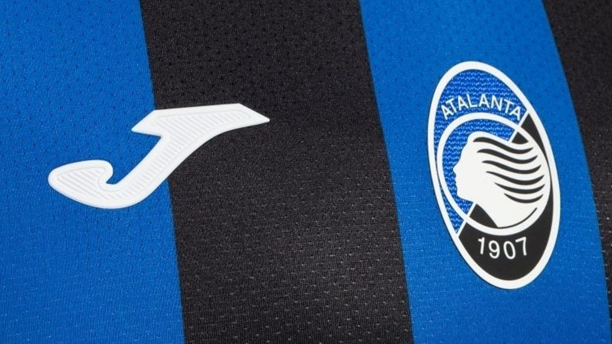 Atalanta, ecco le nuove maglie per la stagione 2023/2024 FOTO