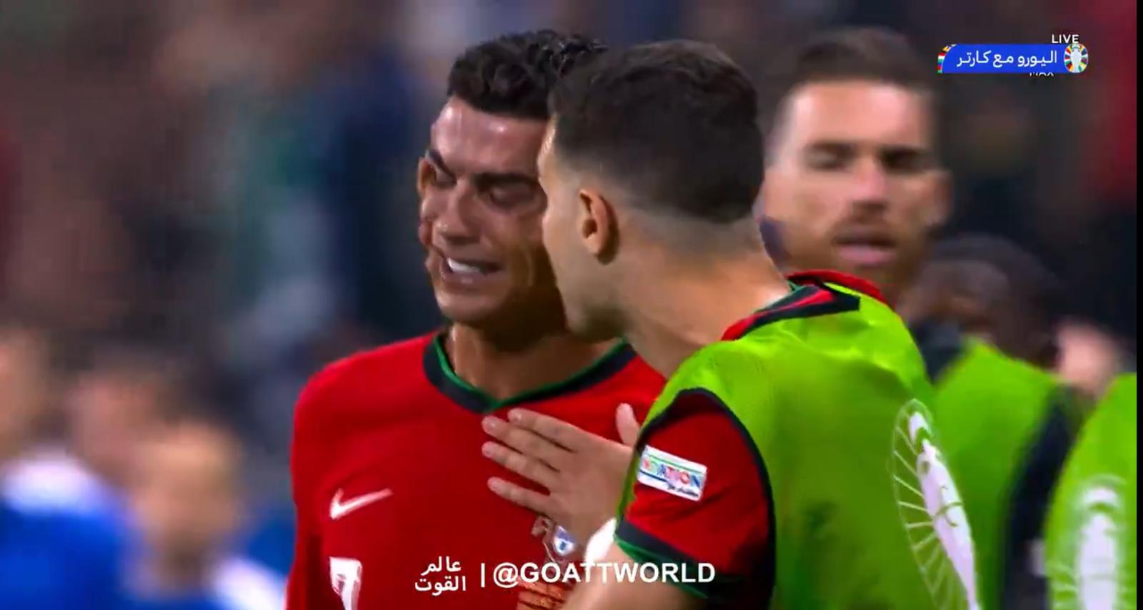 Portogallo Slovenia, Ronaldo SBAGLIA il rigore e PIANGE DISPERATO in campo – VIDEO