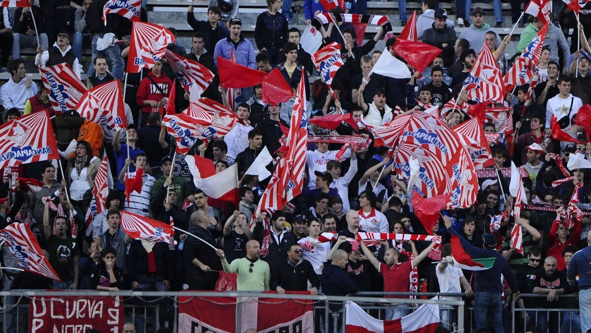 Piacenza, esonerati tre allenatori in un giorno. Caos in Serie D tra proteste e contestazioni