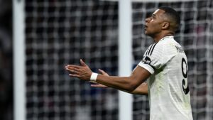 Atalanta Real Madrid, Mbappé prima segna e poi esce: ecco cos’è successo all’attaccante