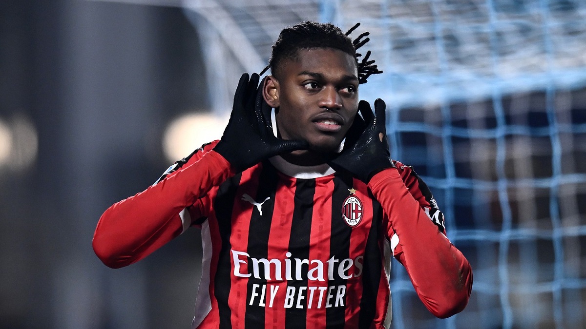 Leao, clamorosa decisione del Milan! Se dovesse arrivare quel tecnico potrebbe succedere questo in estate