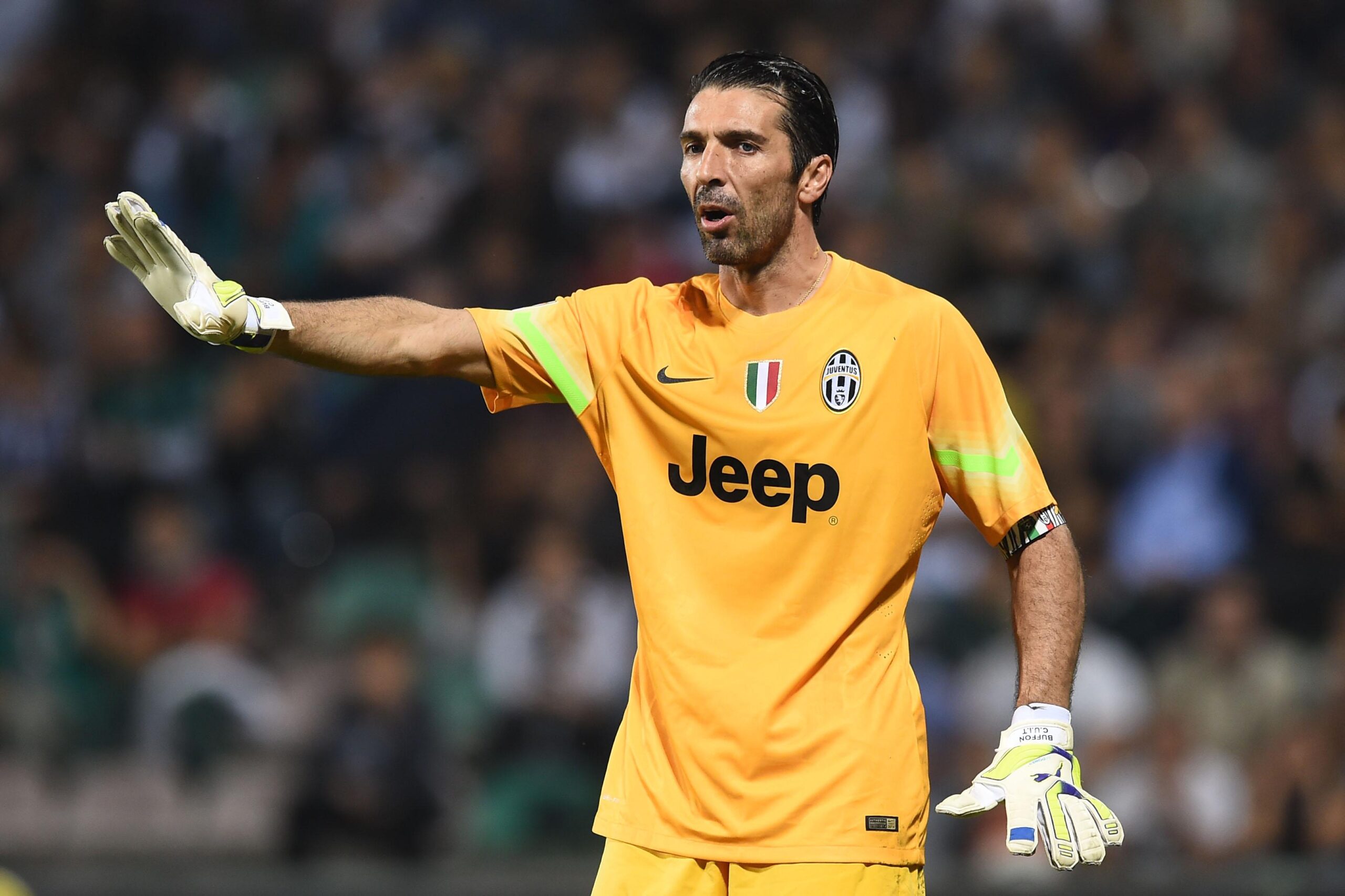 buffon giallo juventus ottobre 2014 ifa scaled