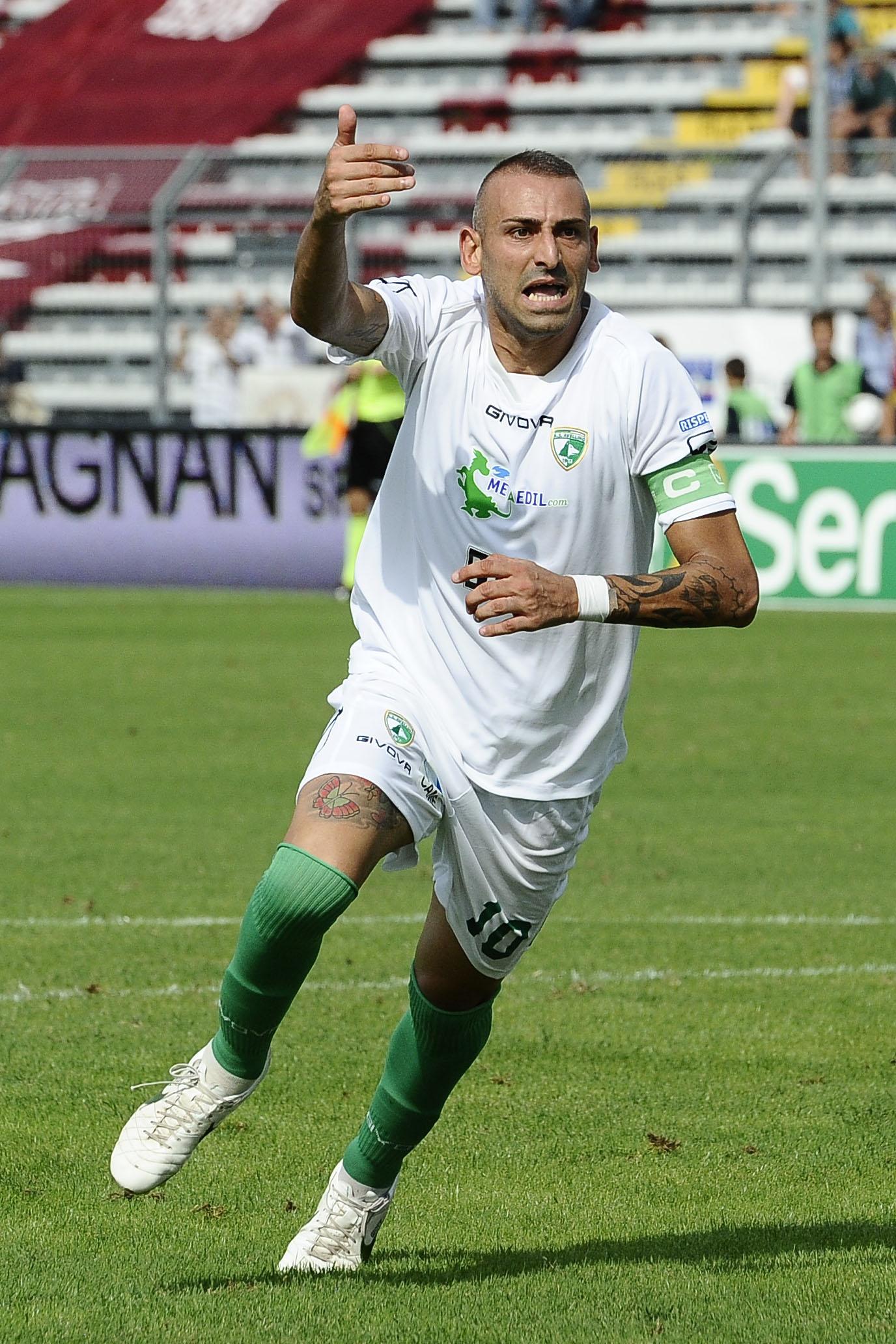 castaldo esulta avellino away settembre 2014 ifa