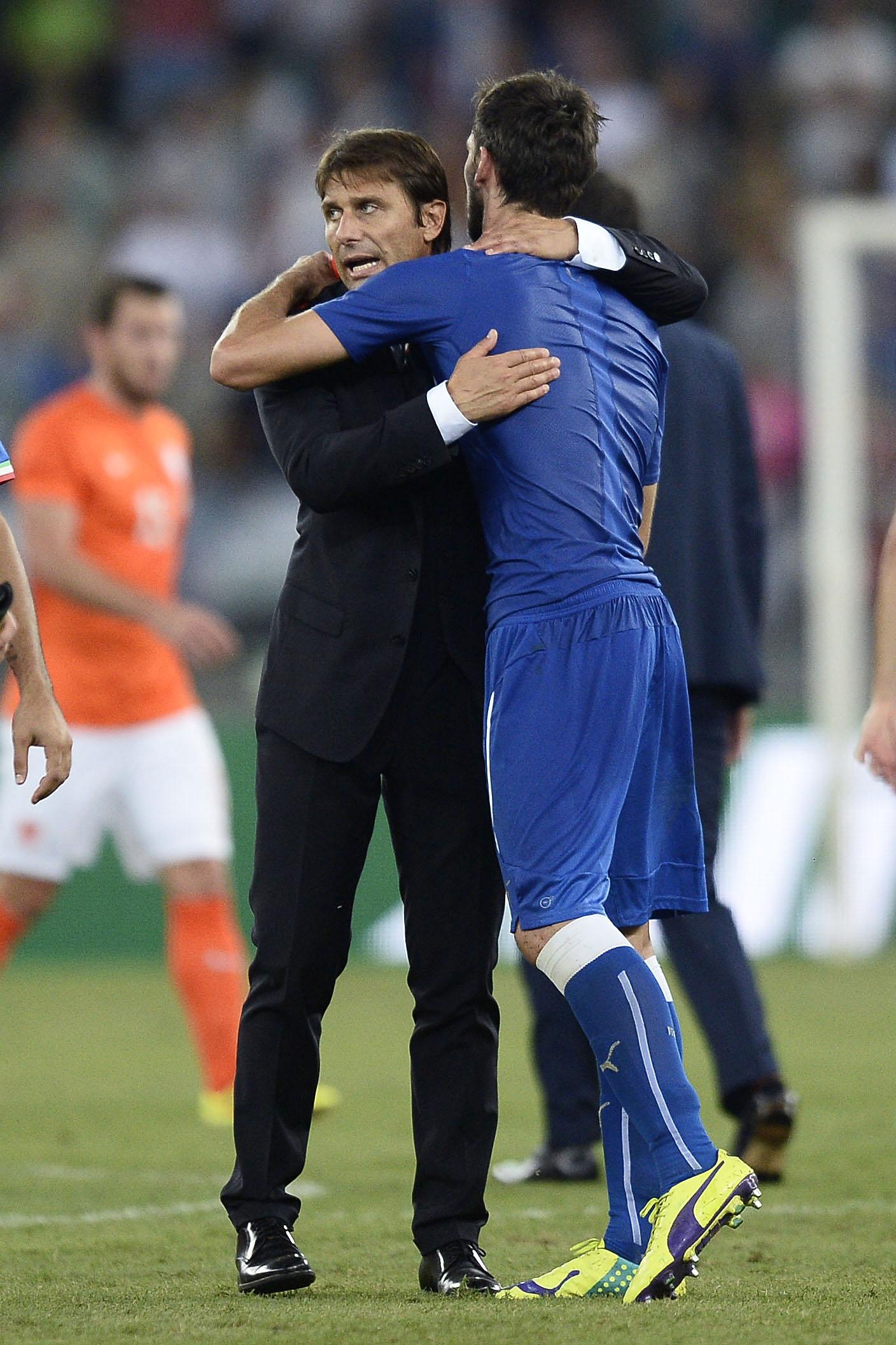 conte astori abbraccio settembre 2014 ifa