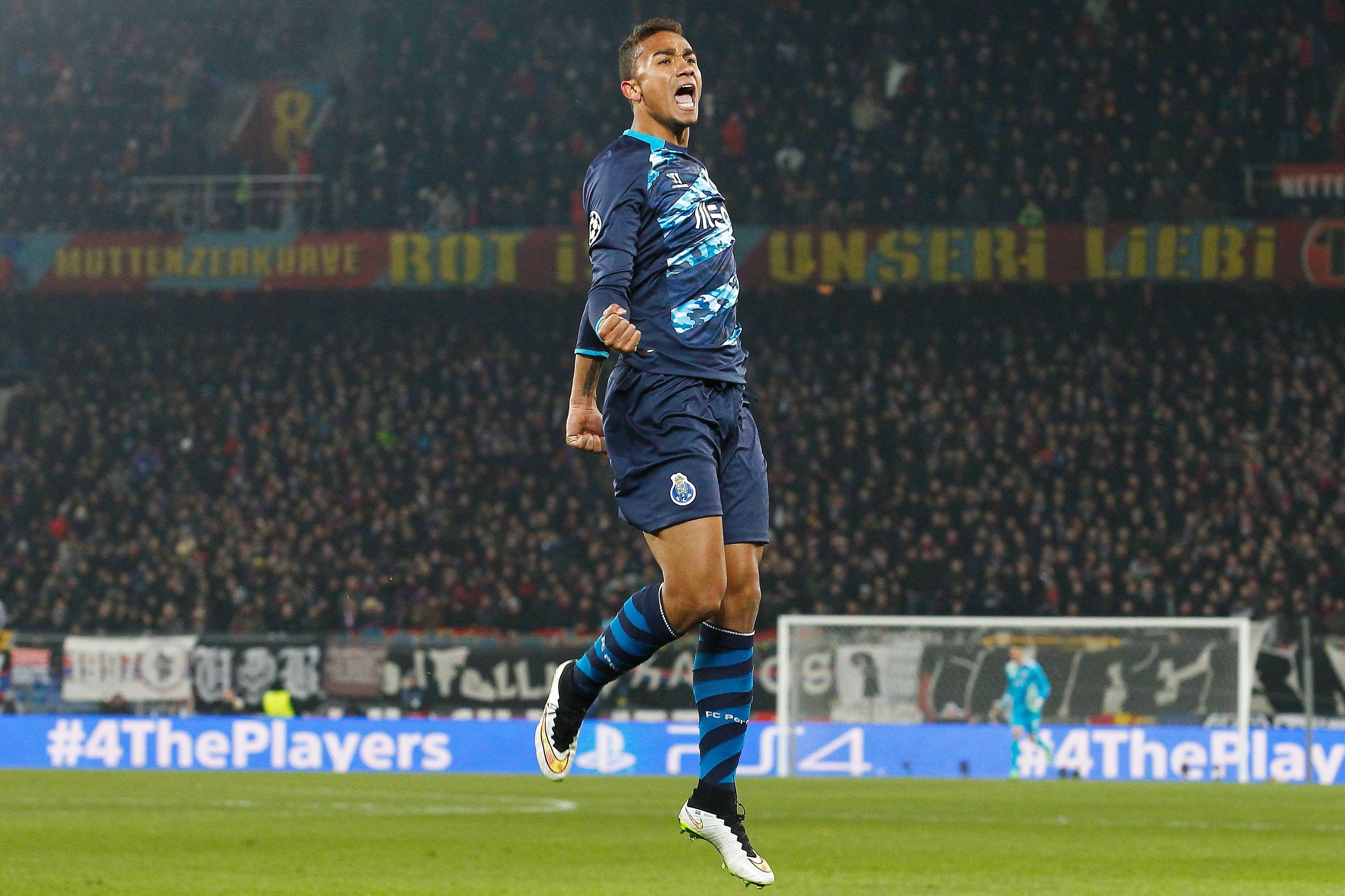 danilo esulta porto away champions league febbraio 2015 ifa