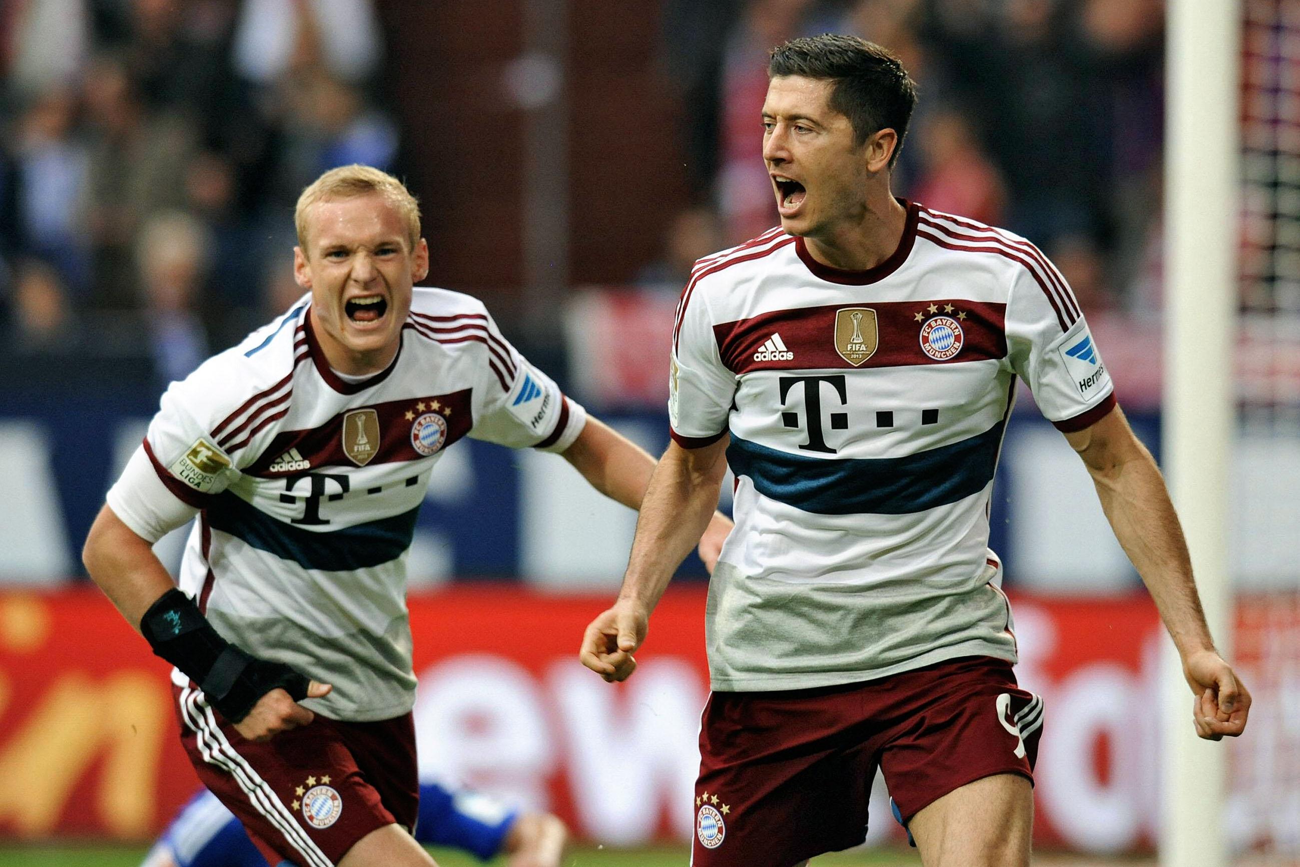 lewandowski esulta bayern monaco away agosto 2014 ifa