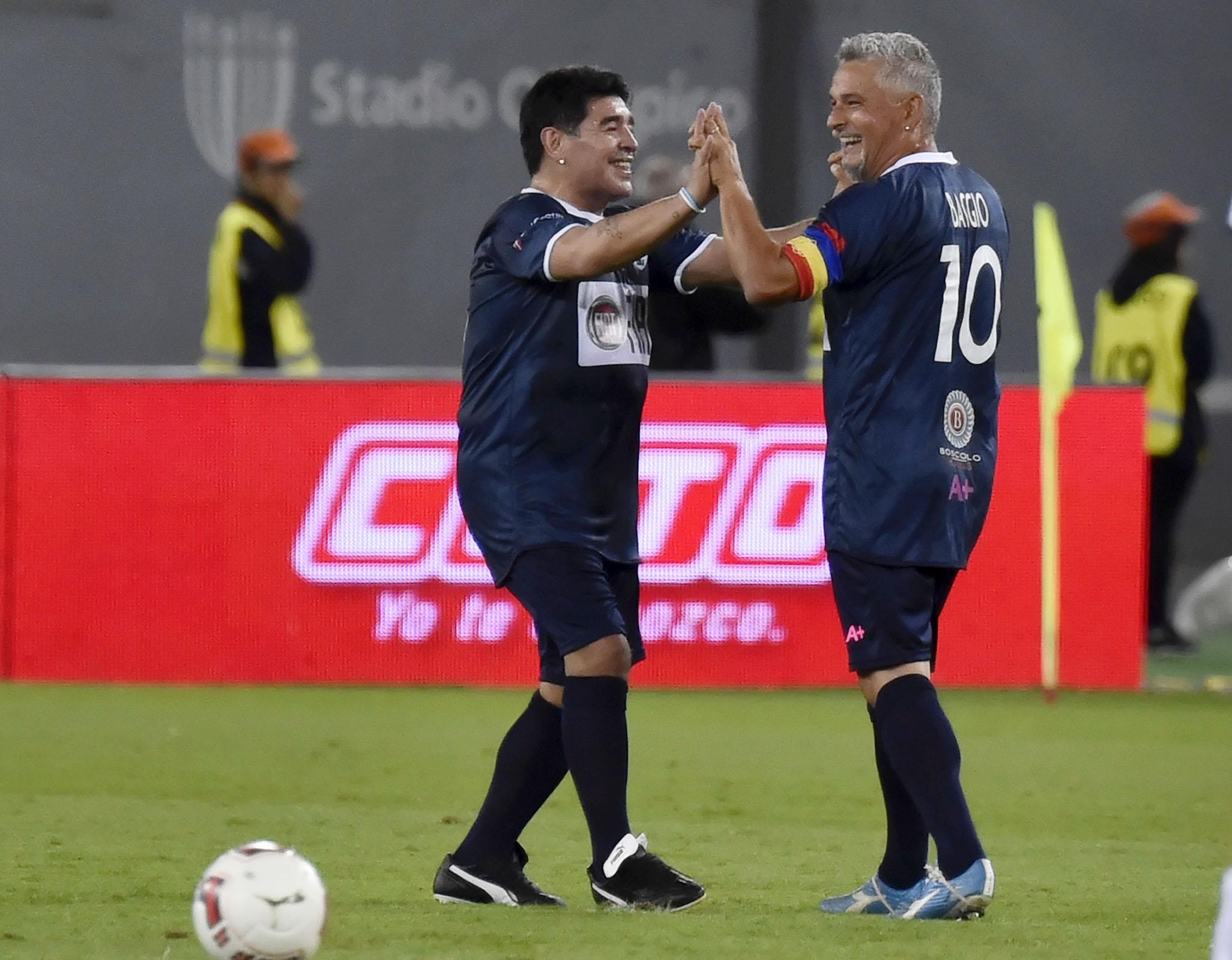 maradona baggio partita pace agosto 2014 ifa