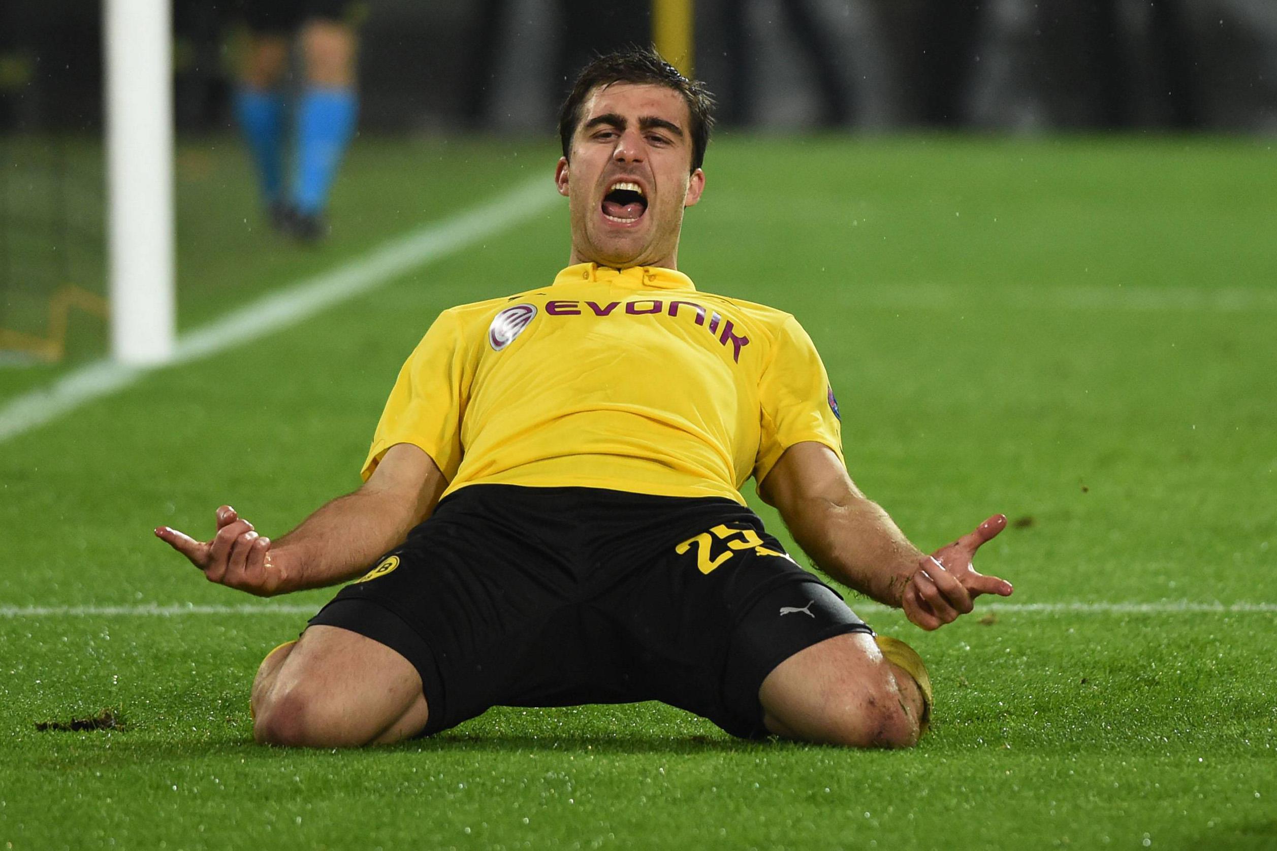 papastathopoulos sokratis esulta borussia dortmund champions league novembre 2014 ifa