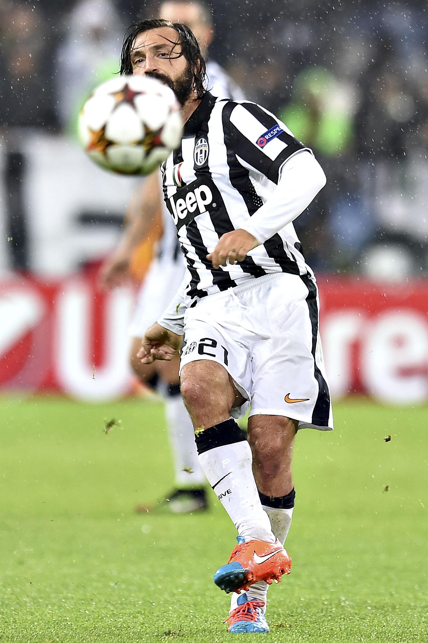 pirlo azione juventus champions league away novembre 2014 ifa