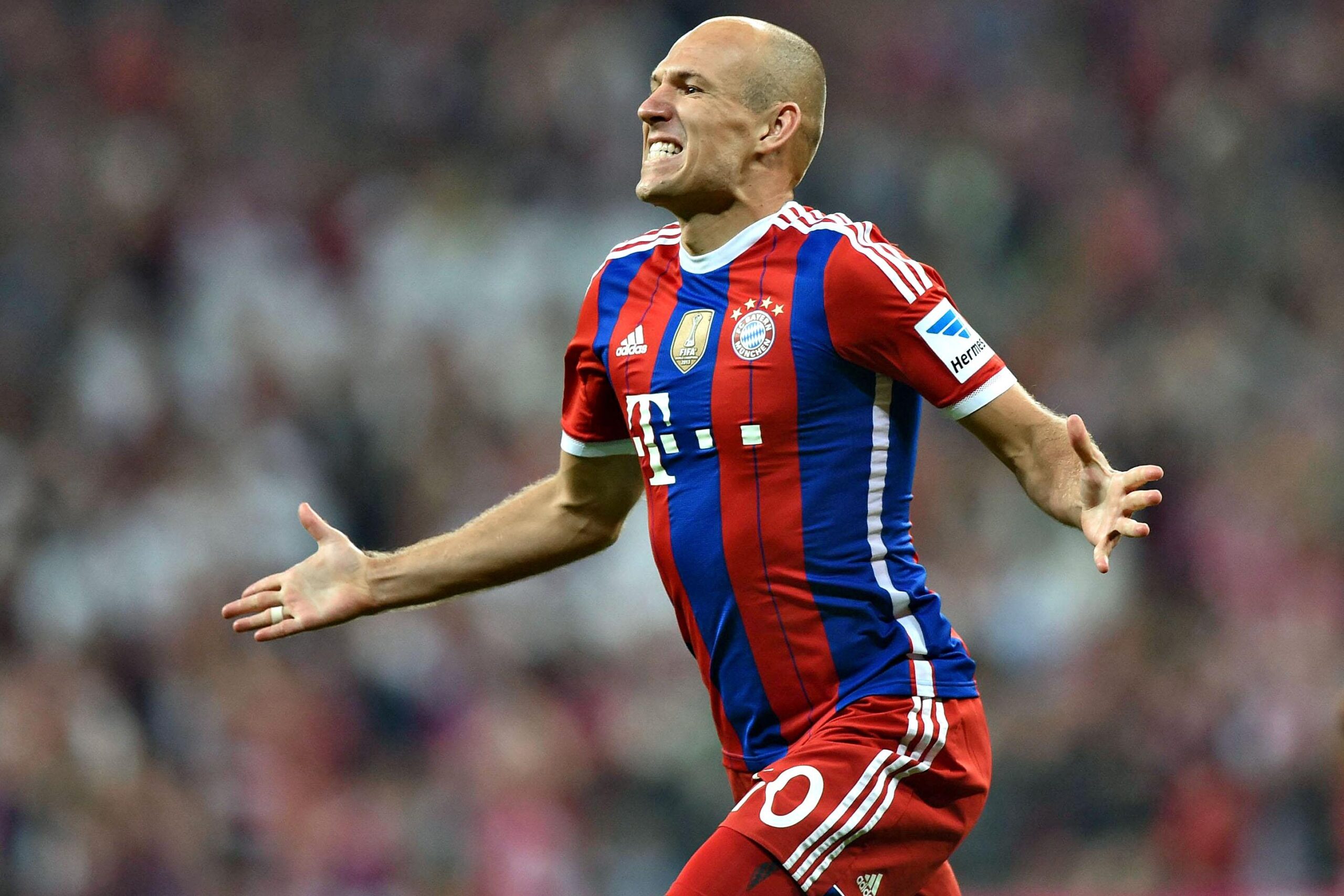 robben esulta bayern monaco agosto 2014 ifa scaled