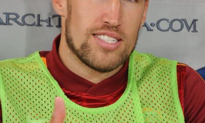 strootman saluta panchina novembre 2014 ifa