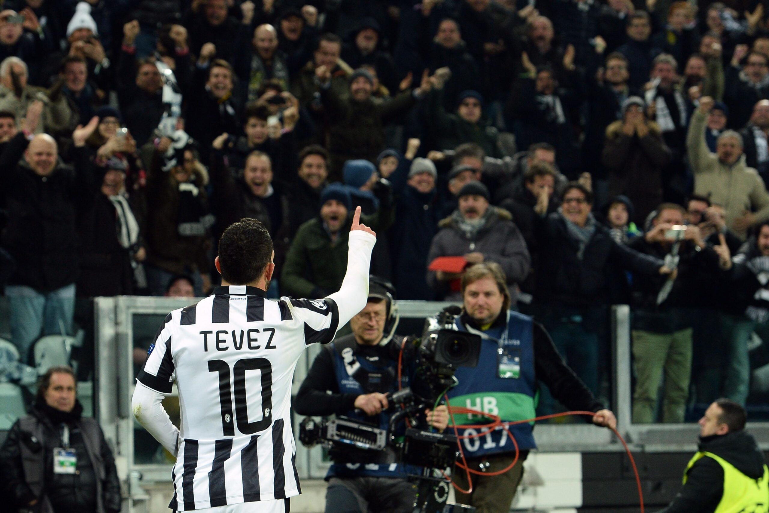 tevez esulta juventus champions league febbraio 2015 ifa scaled