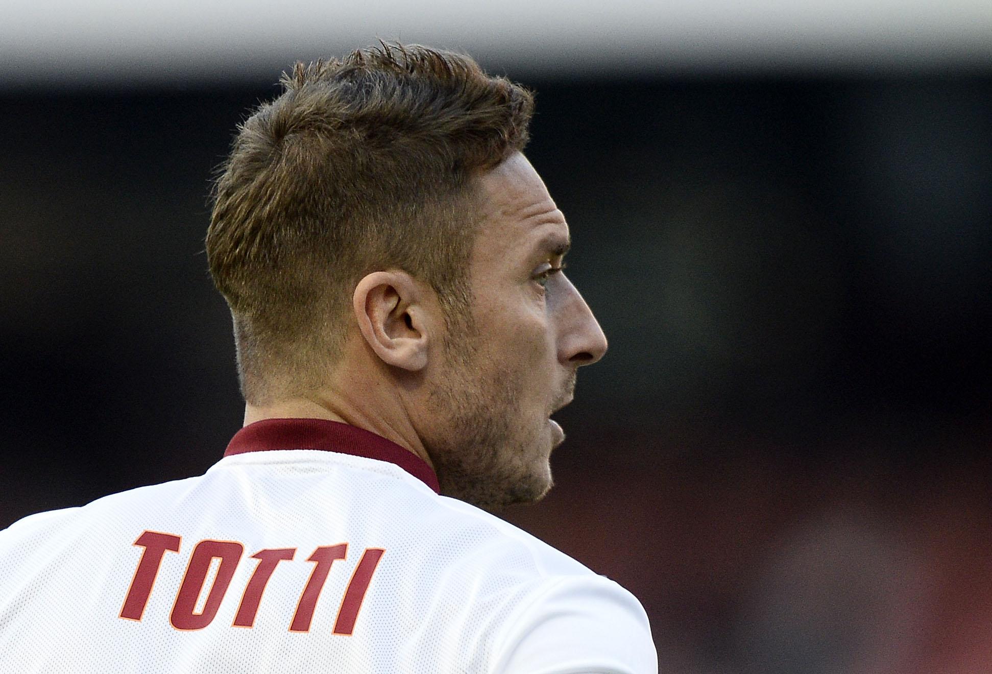 totti spalle roma away novembre 2014 ifa