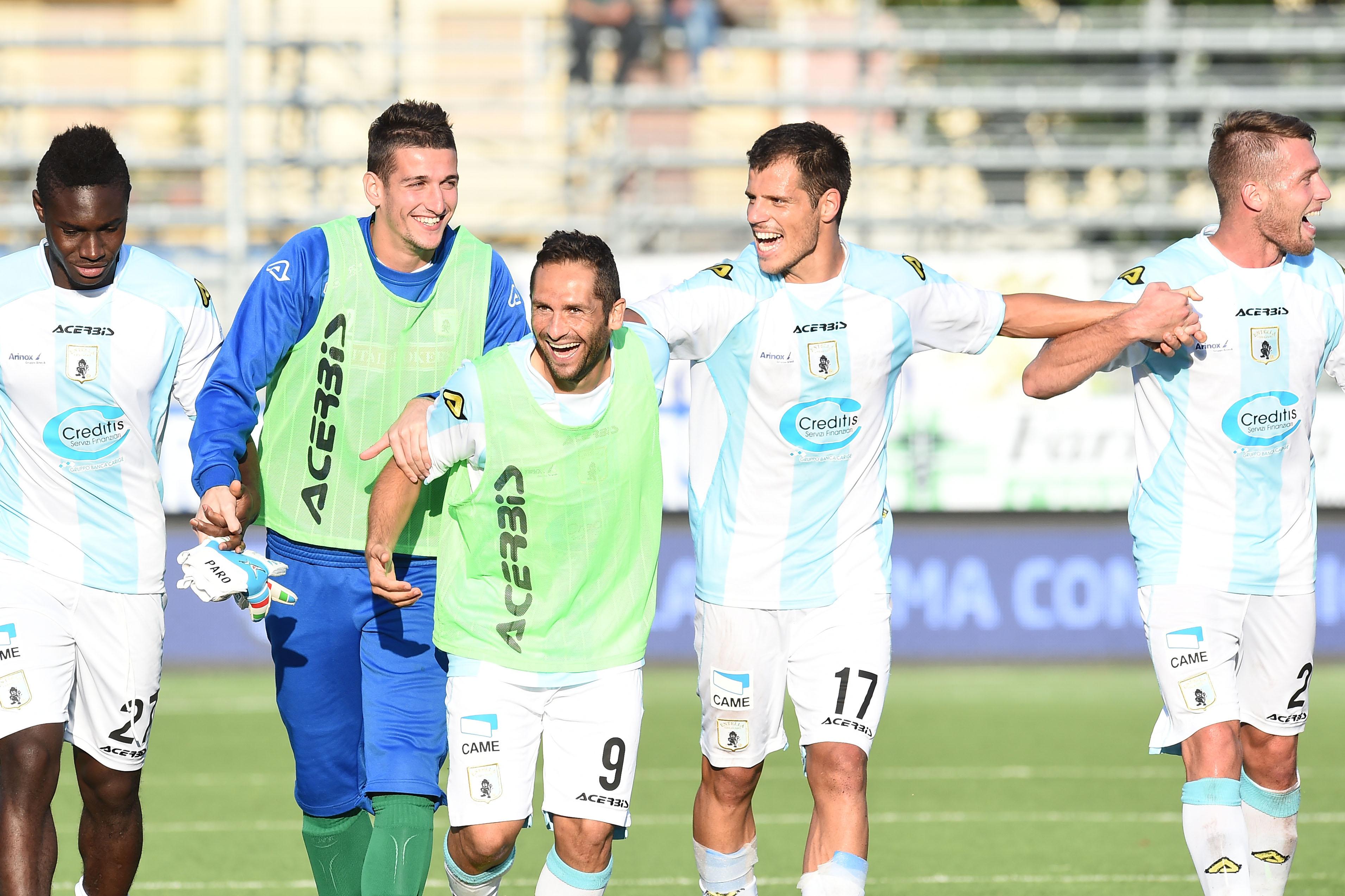 virtus entella esulta settembre 2014 ifa