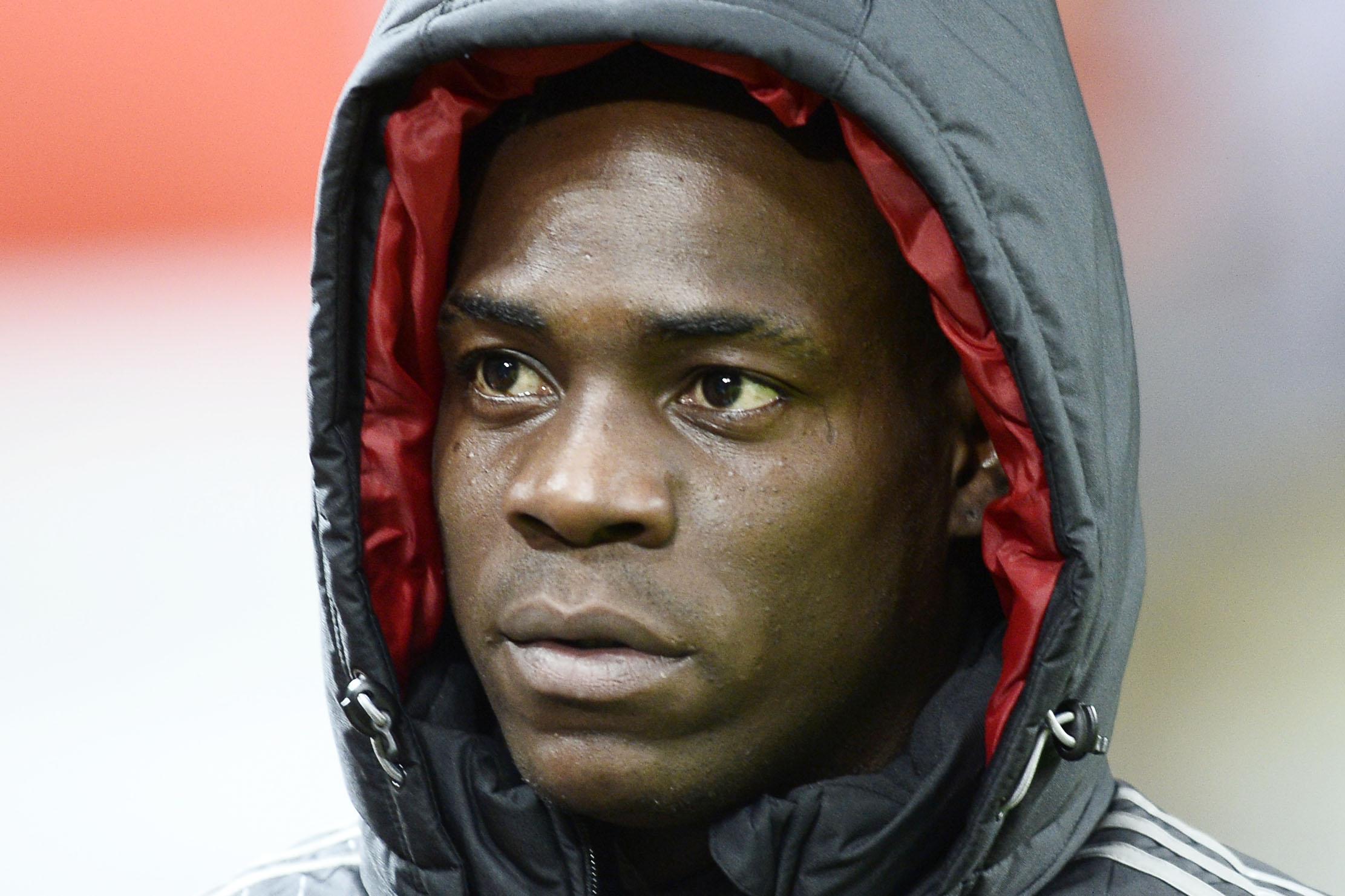 balotelli cappuccio milan gennaio 2016 ifa