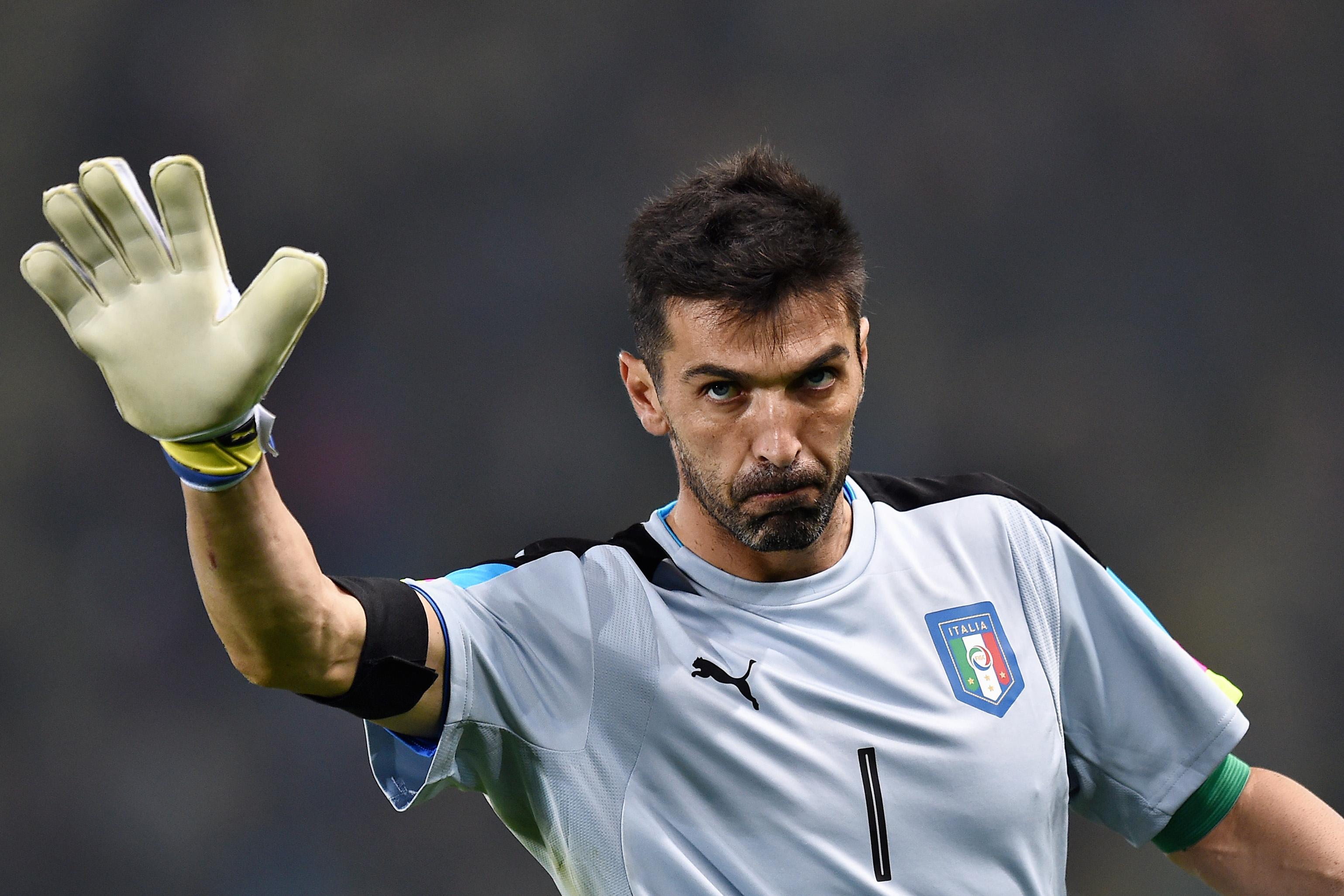 buffon bis italia novembre 2015 ifa