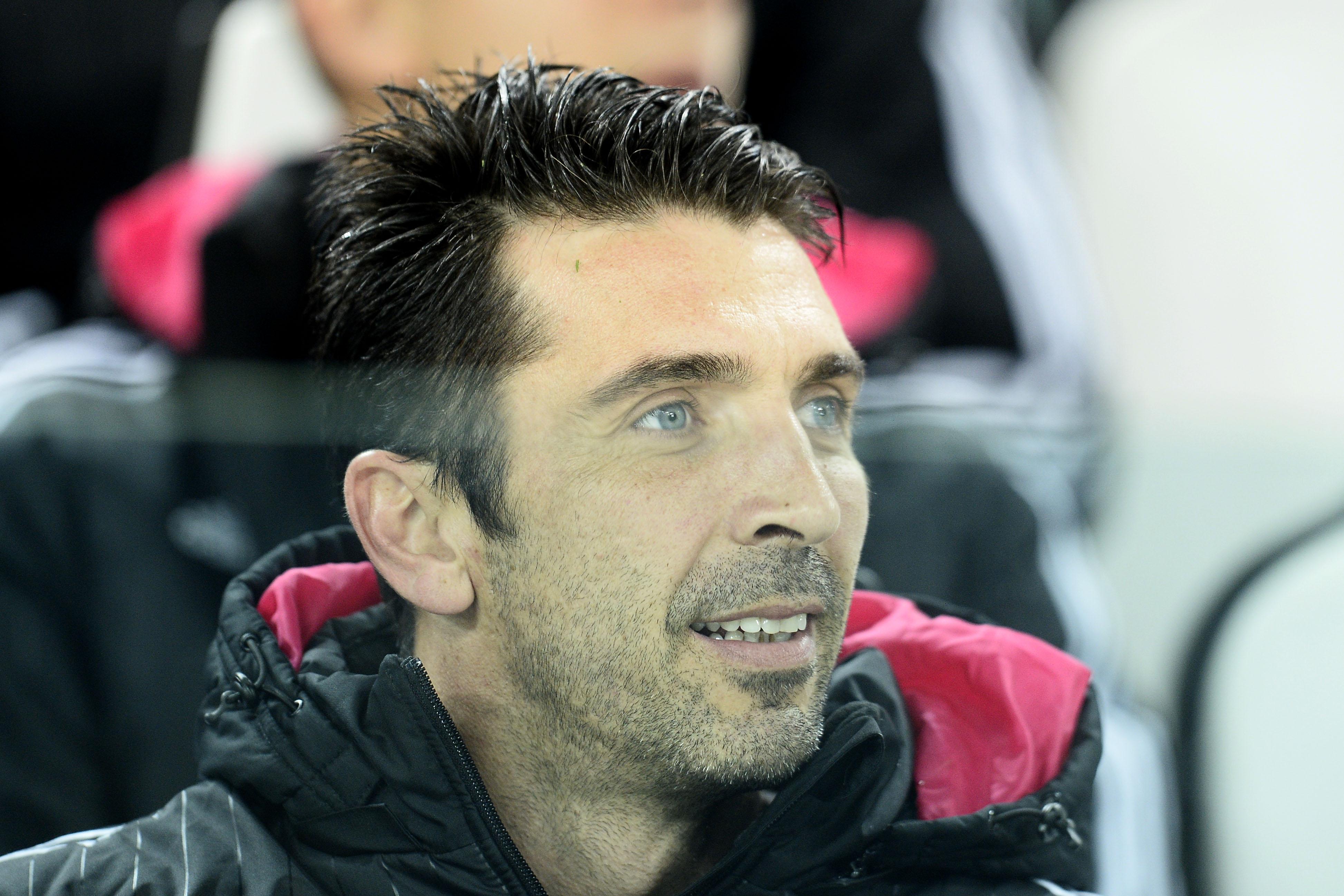 buffon panchina juventus dicembre 2015 ifa