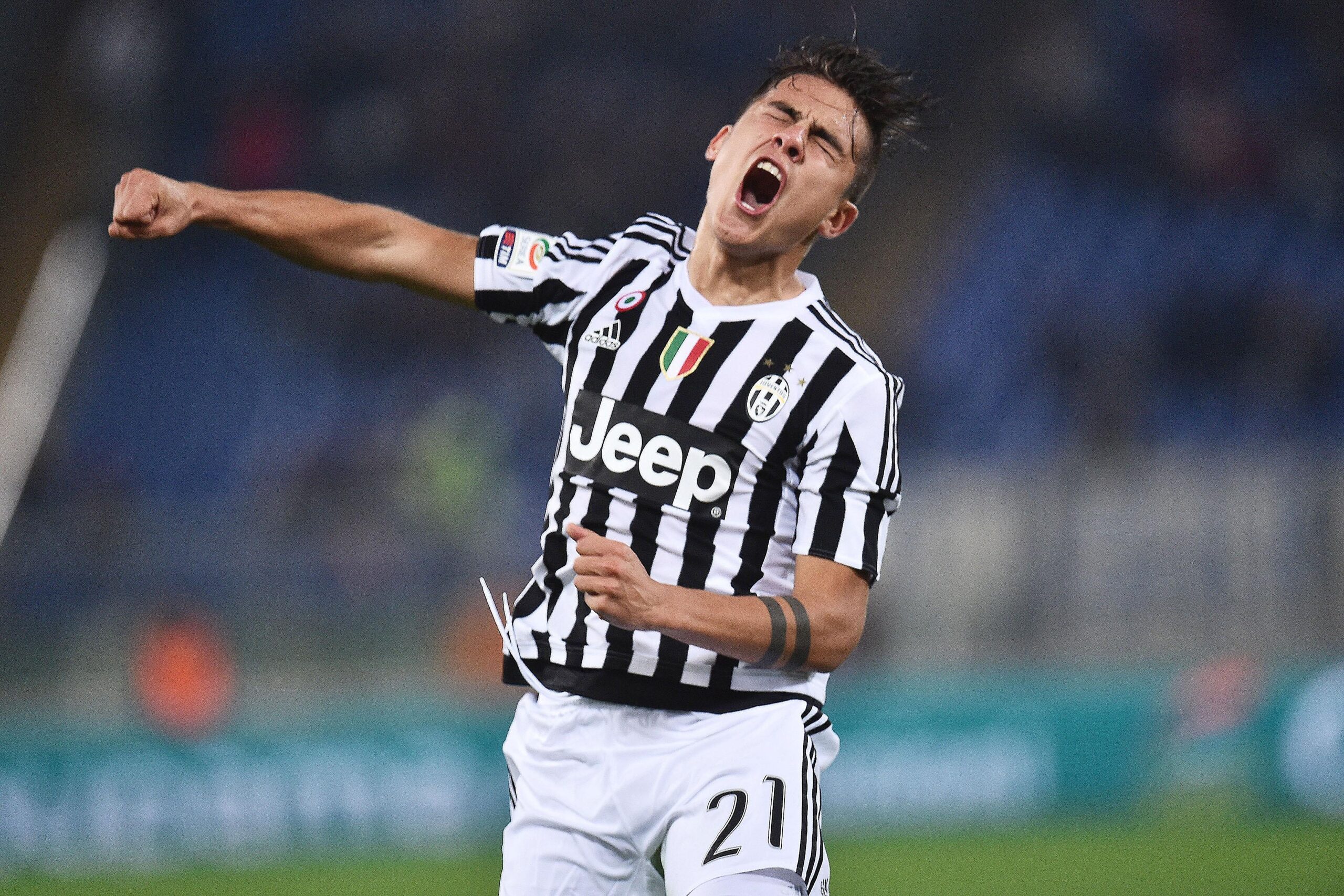 dybala esulta juventus dicembre 2015 ifa scaled