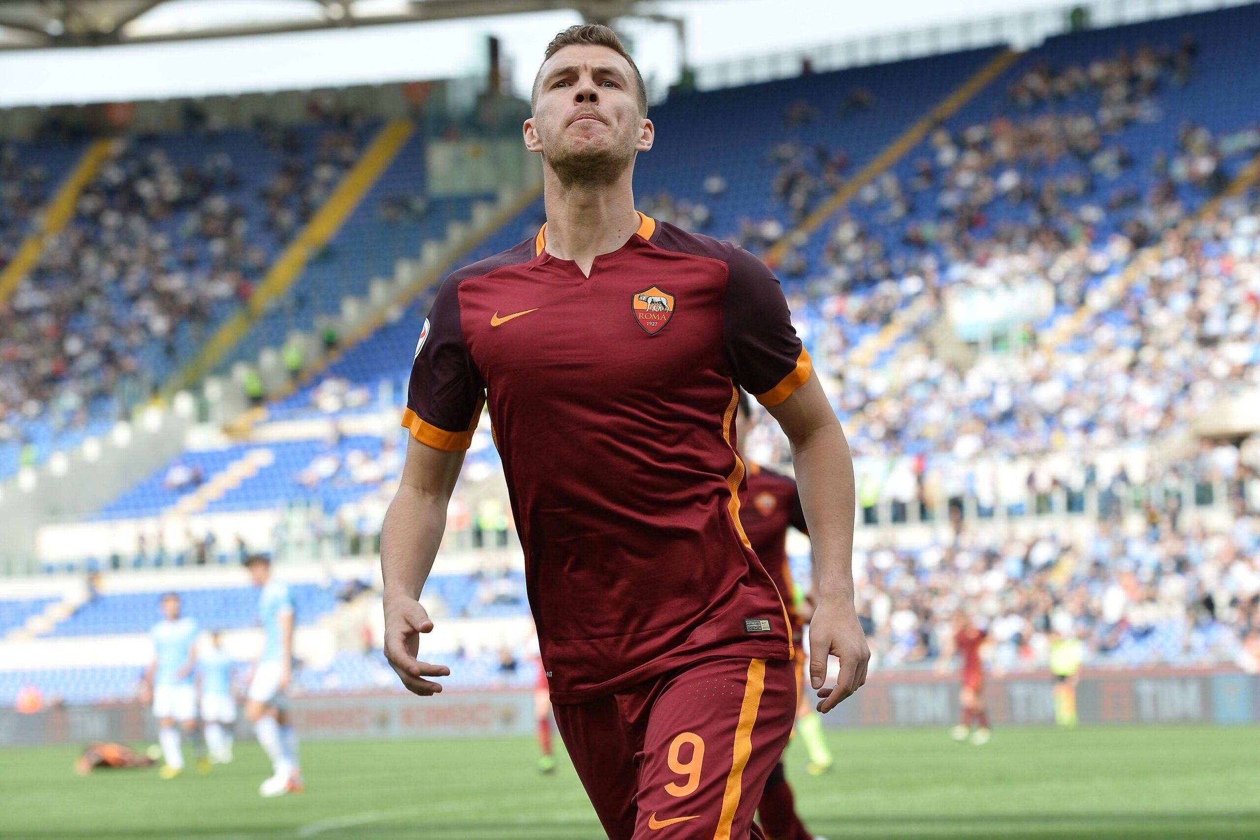 dzeko esulta bis roma aprile 2016 ifa scaled