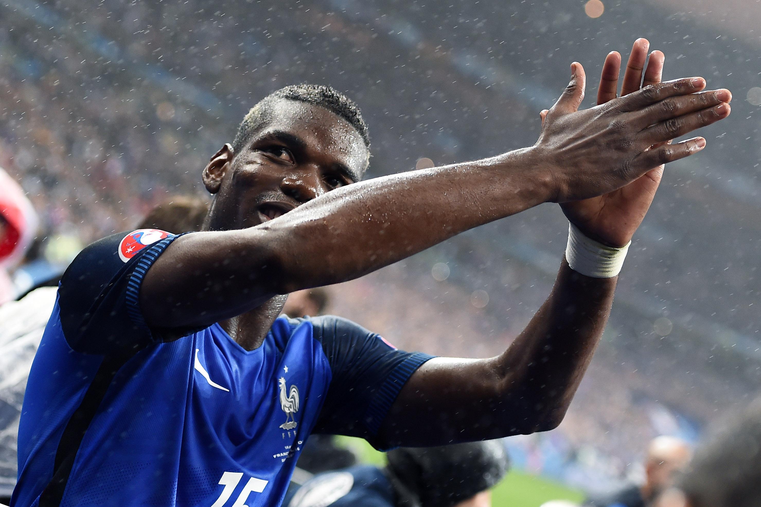 pogba esulta bis francia europei luglio 2016 ifa