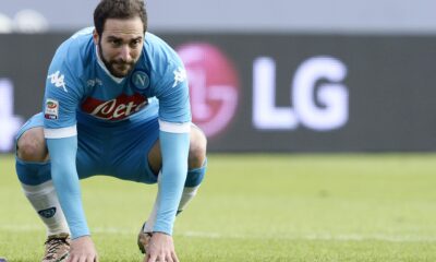 higuain accovacciato napoli dicembre 2015 ifa