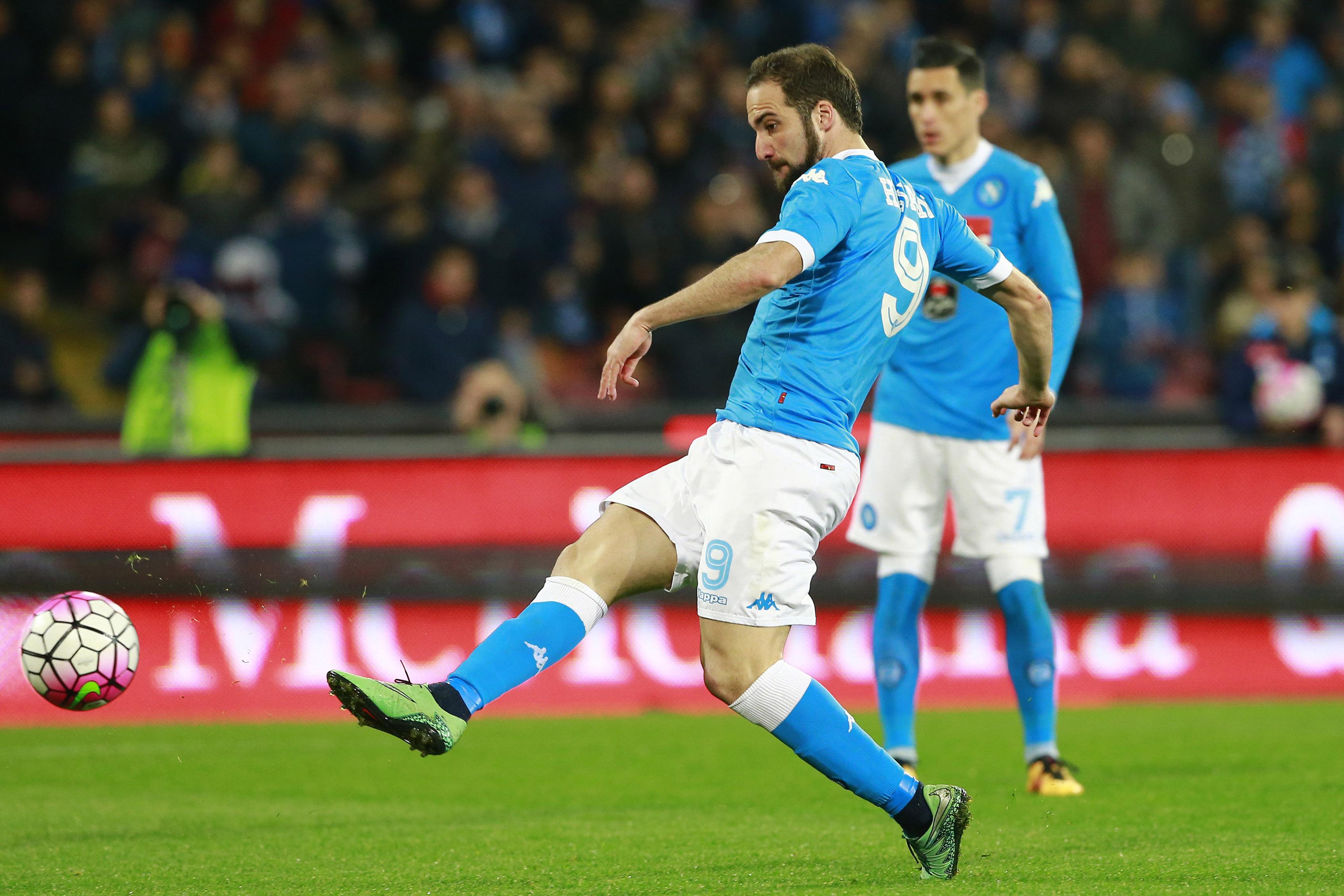 higuain azione napoli marzo 2016 ifa