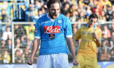 higuain esulta napoli gennaio 2016 ifa