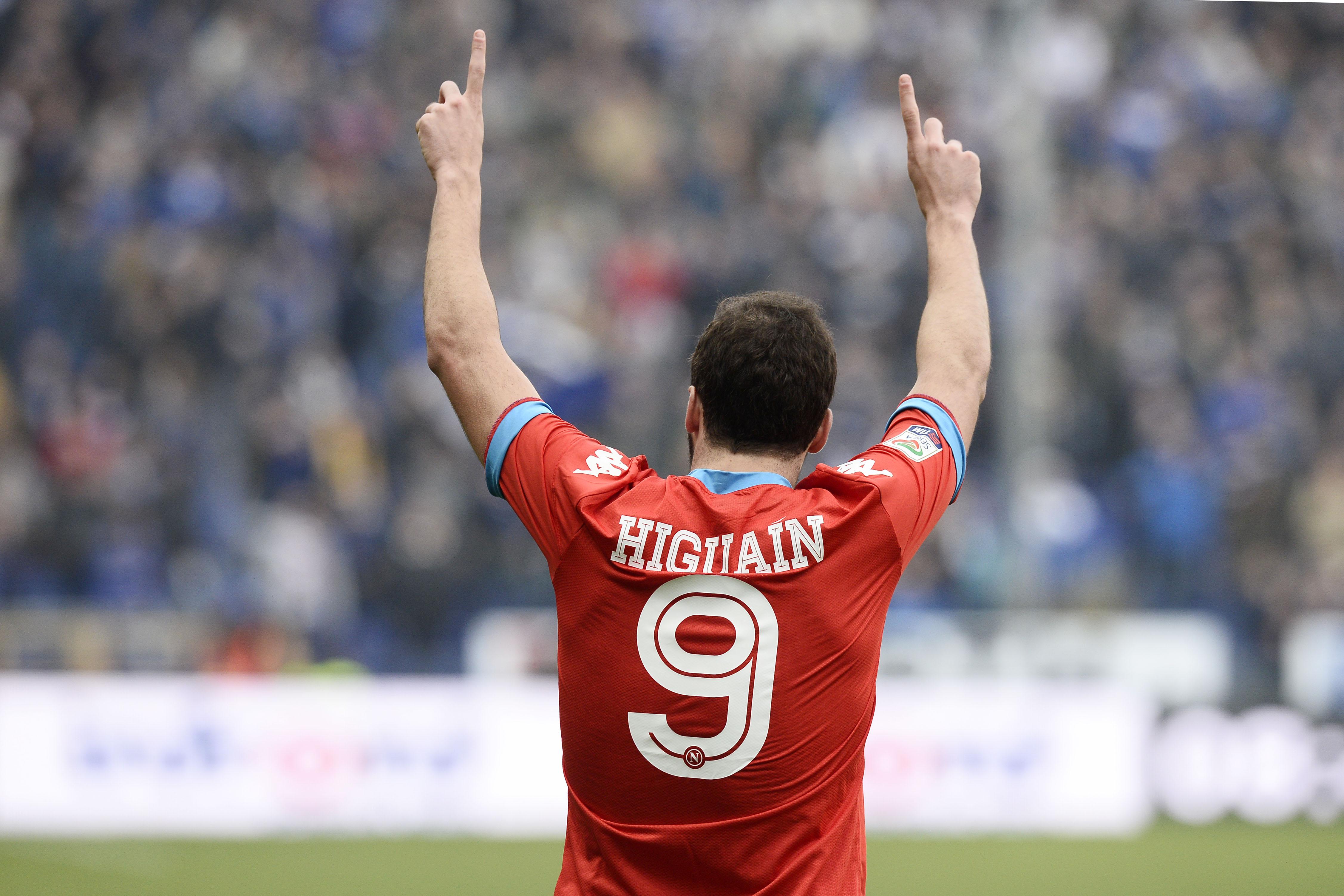 higuain esulta spalle napoli third gennaio 2016 ifa