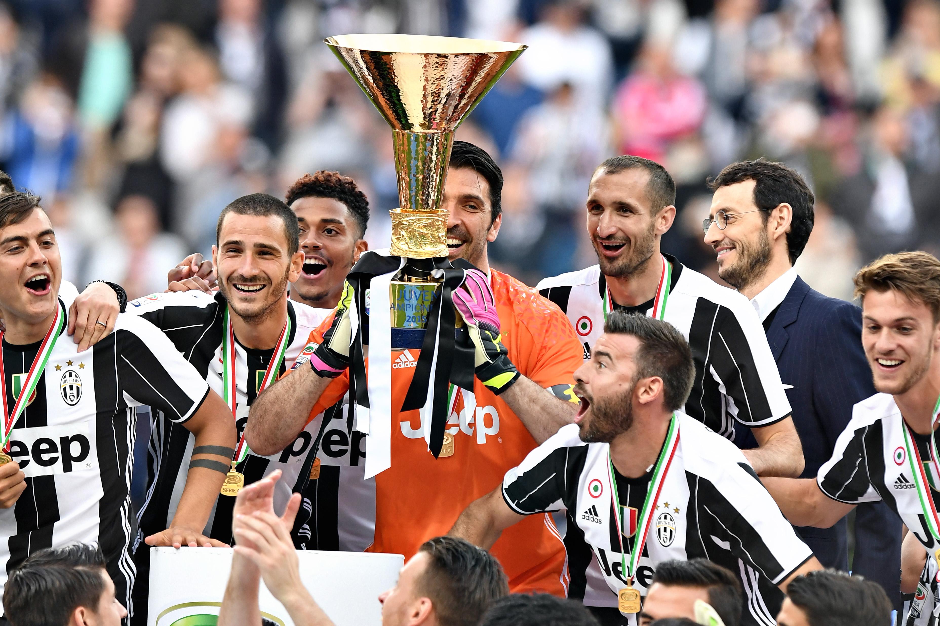 juventus premiazione scudetto bis maggio 2016 ifa