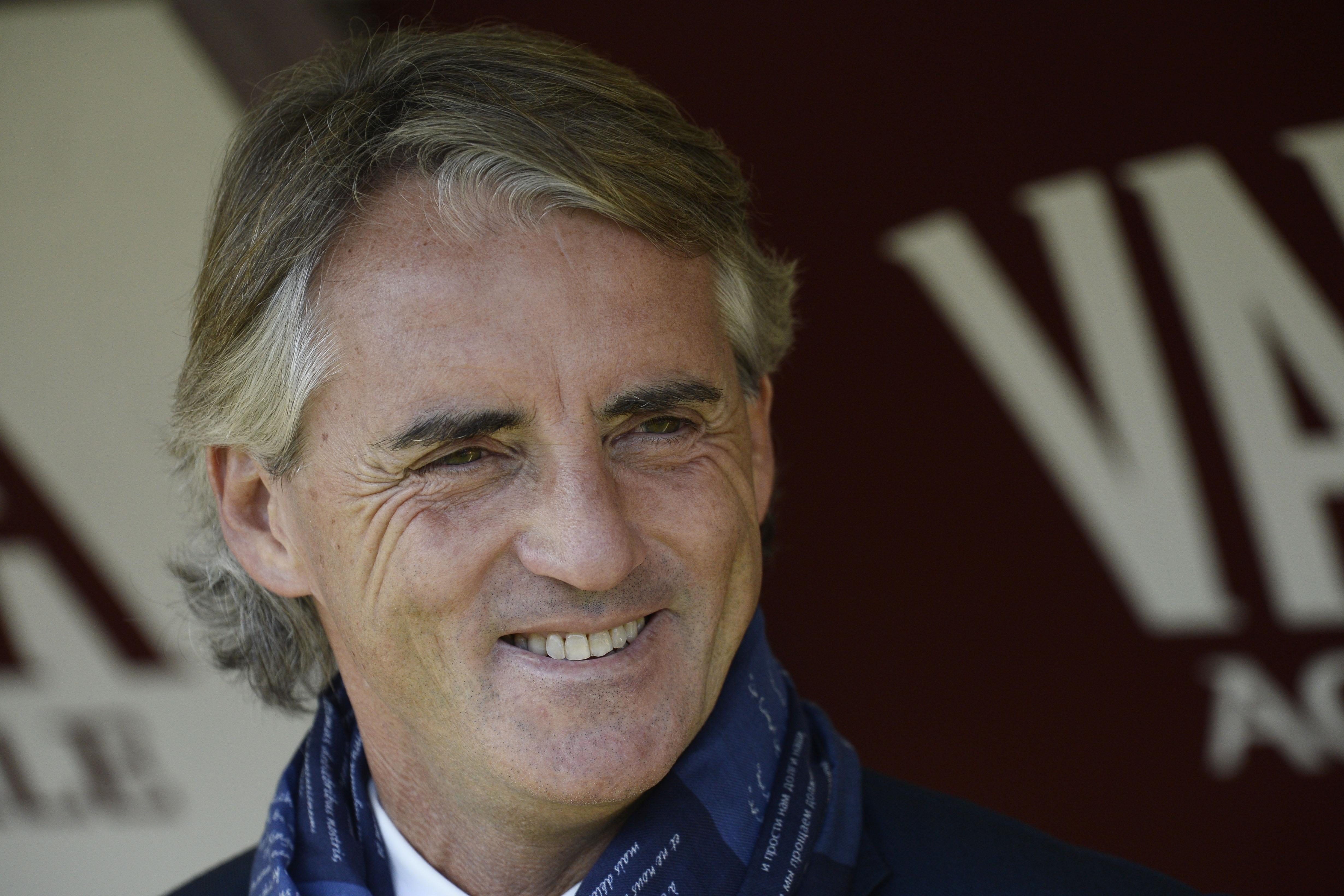 mancini sorride inter novembre 2015 ifa