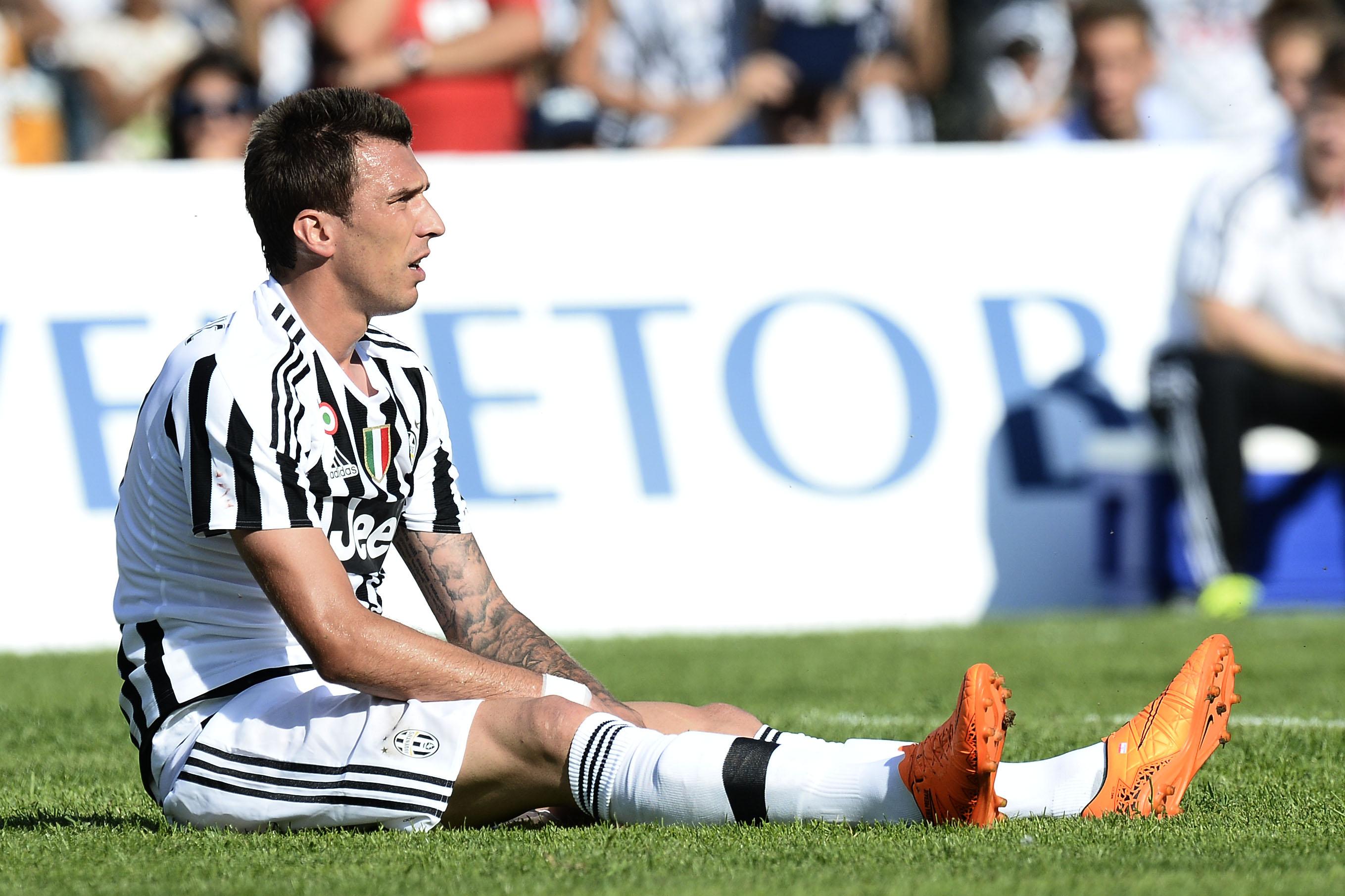 mandzukic disteso juventus agosto 2015 ifa