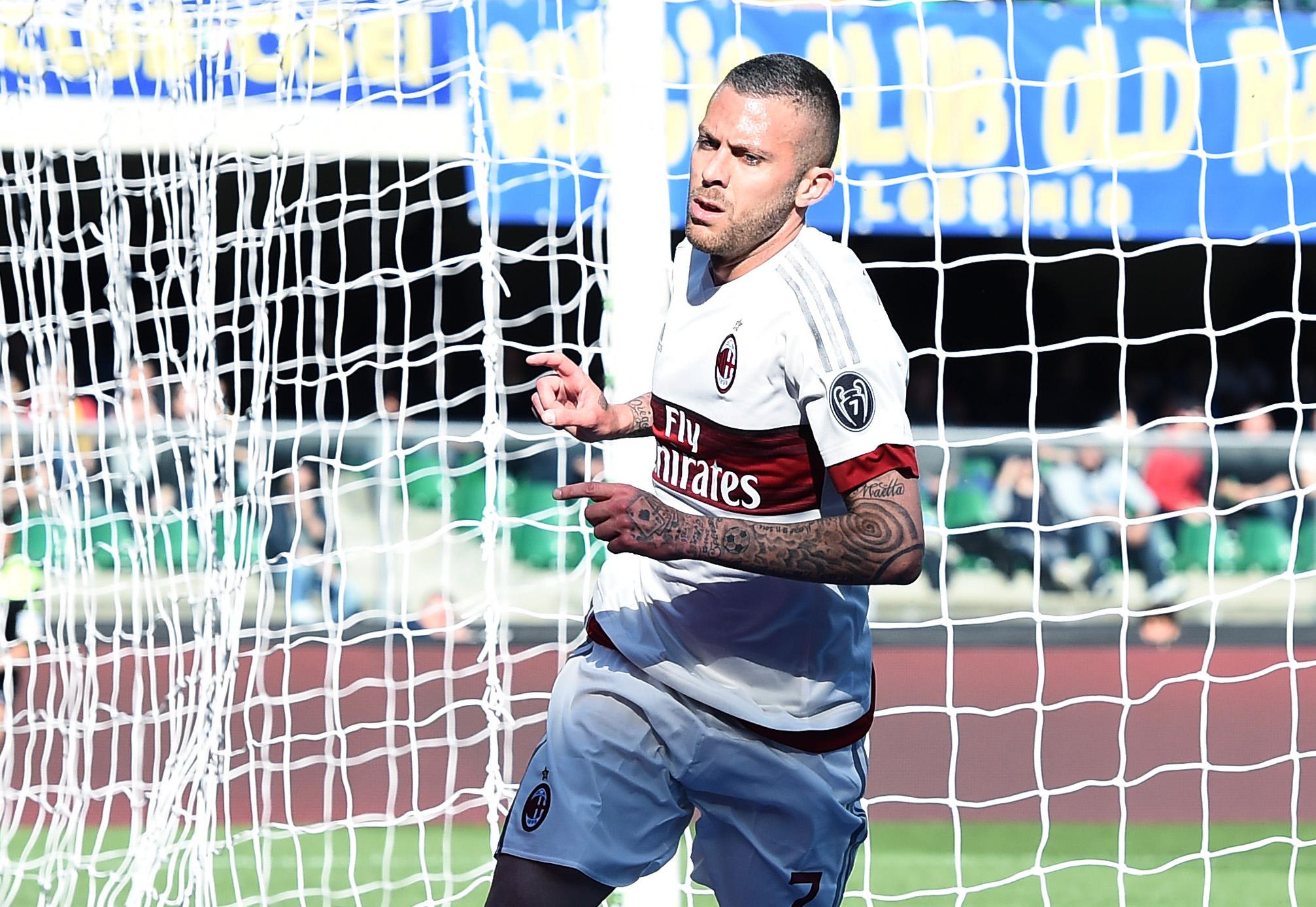 menez esulta milan away aprile 2016 ifa