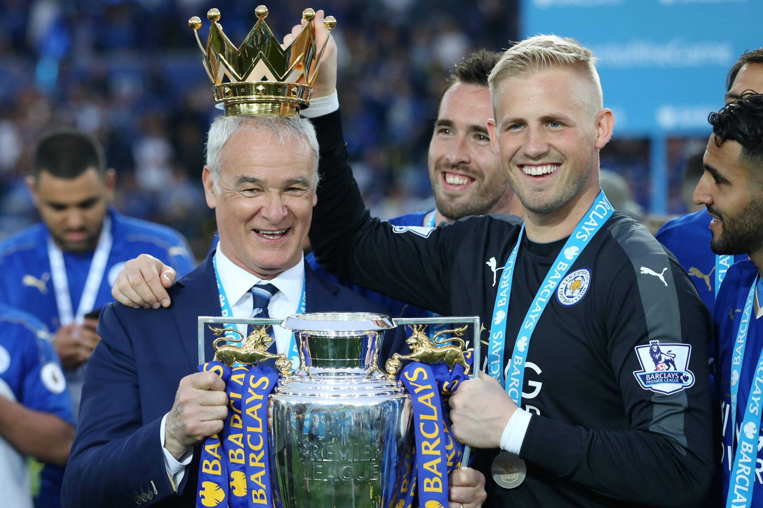 ranieri schmeichel premiazione leicester city maggio 2016 ifa scaled