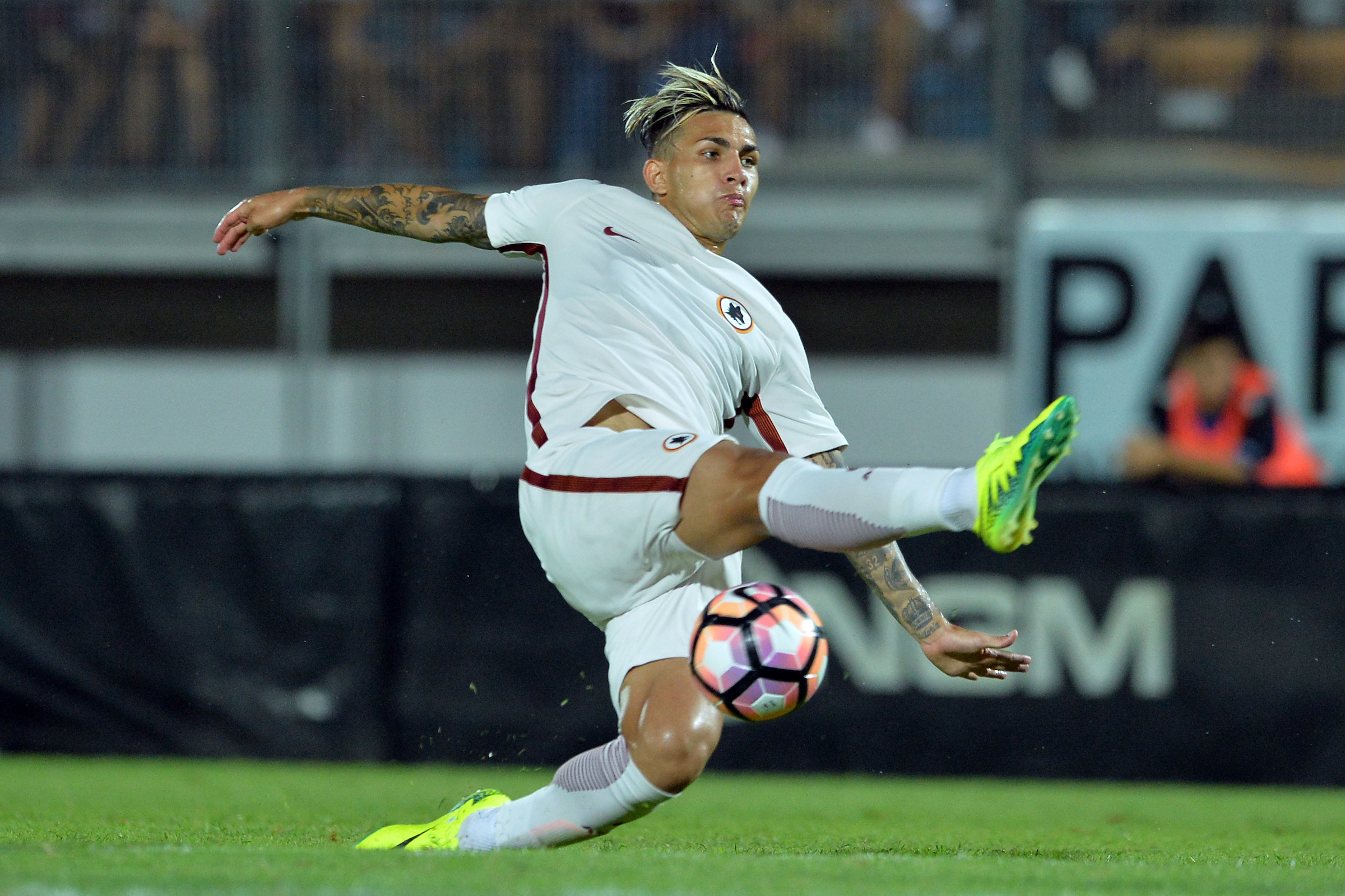 paredes roma away azione agosto 2016 ifa