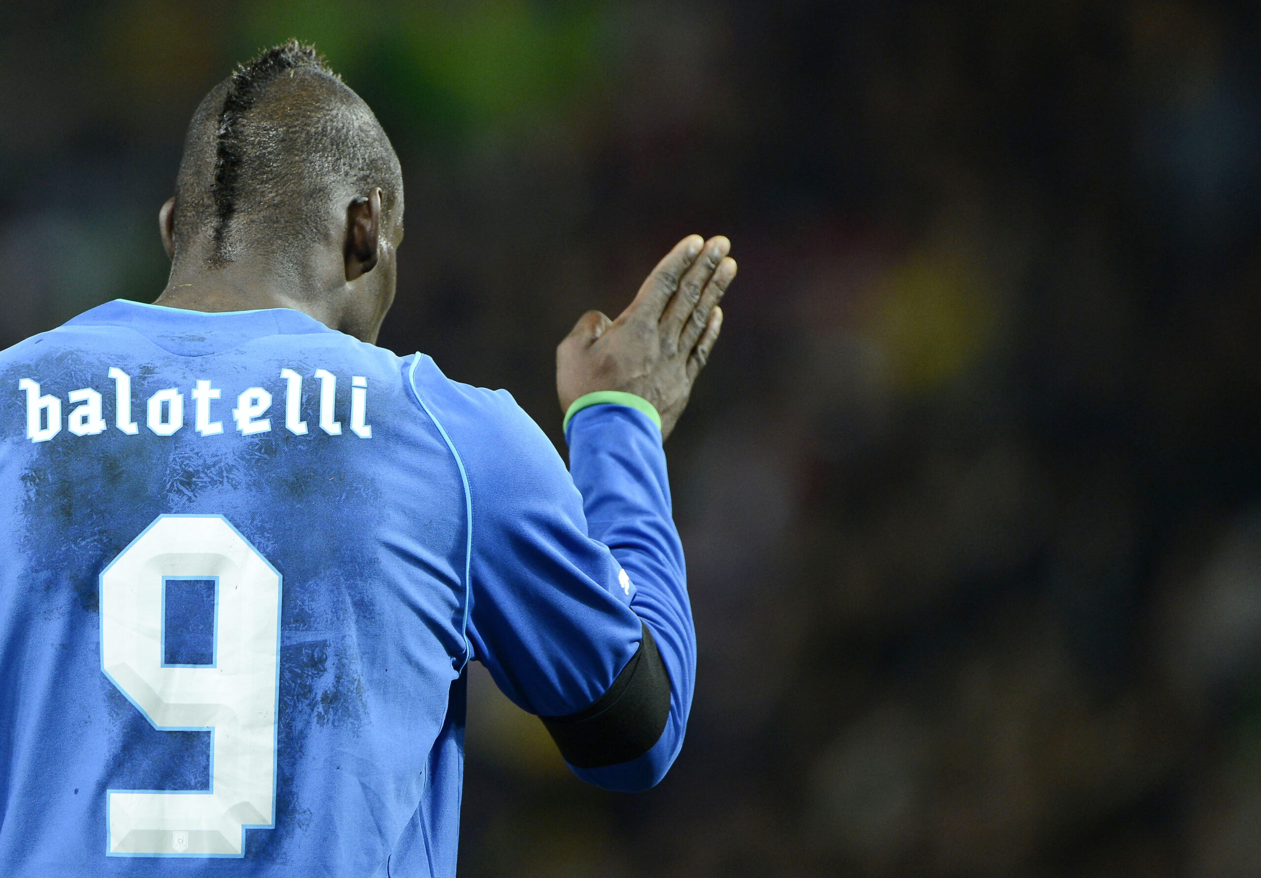 balotelli 2013 italia spalle ifa scaled