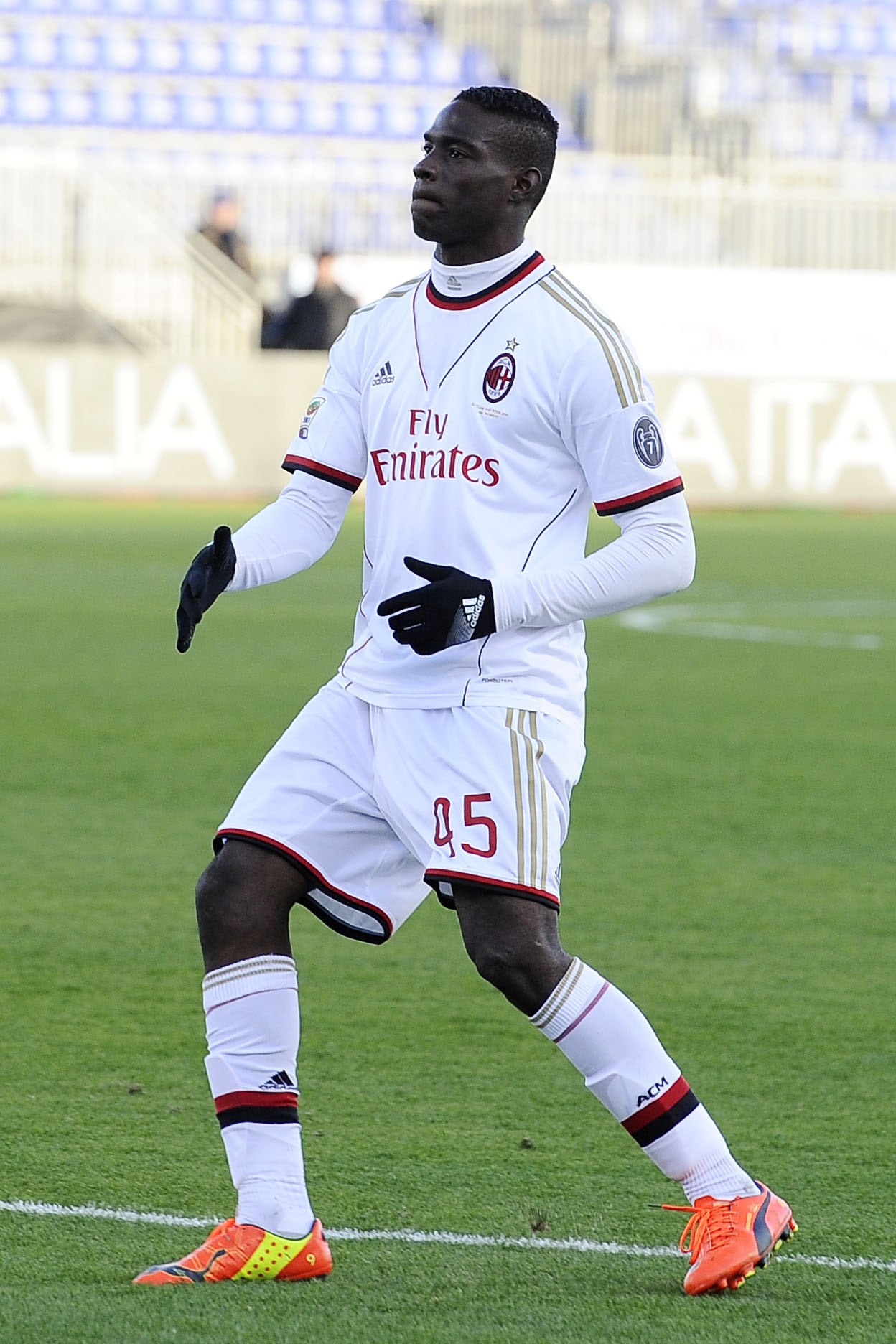 balotelli esulta gestaccio milan away gennaio 2014 ifa