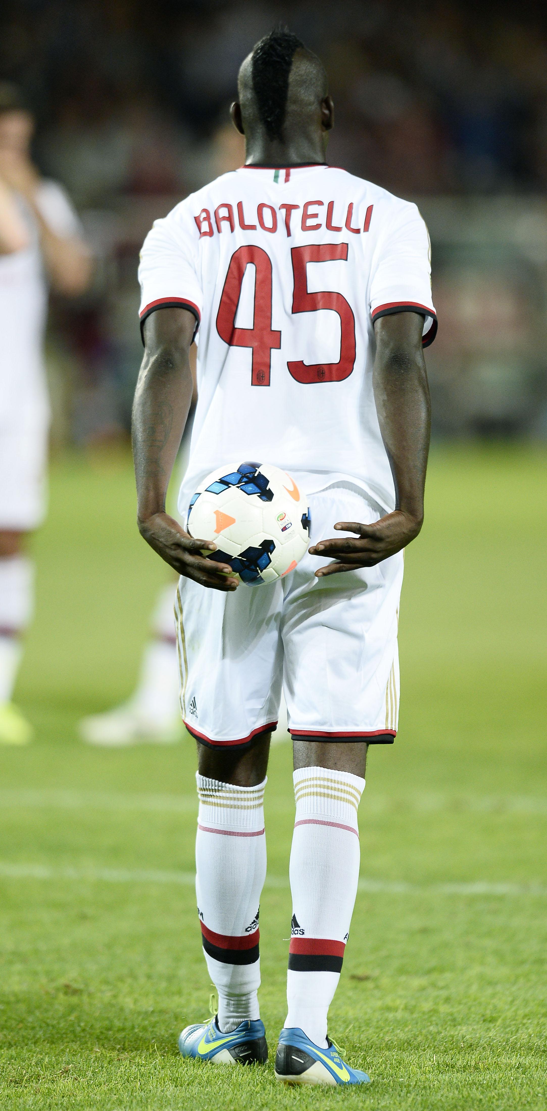 balotelli schiena away milan 2013 ifa